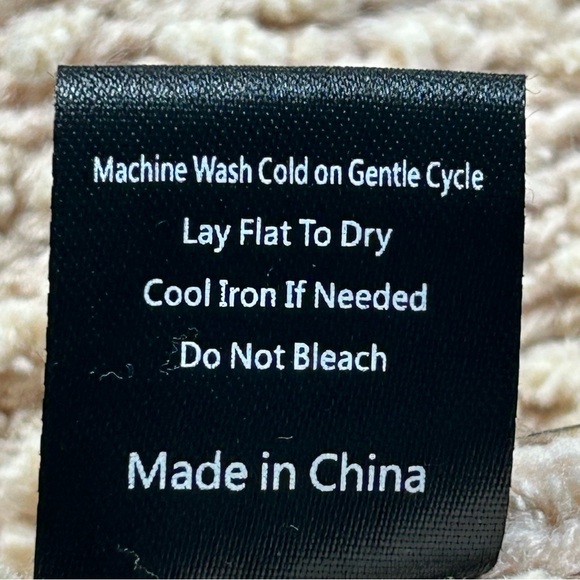 POL Popcorn Sweater M Colorblock Bell Sleeves
Oversized Cozy Chunky - Picture 9 of 11